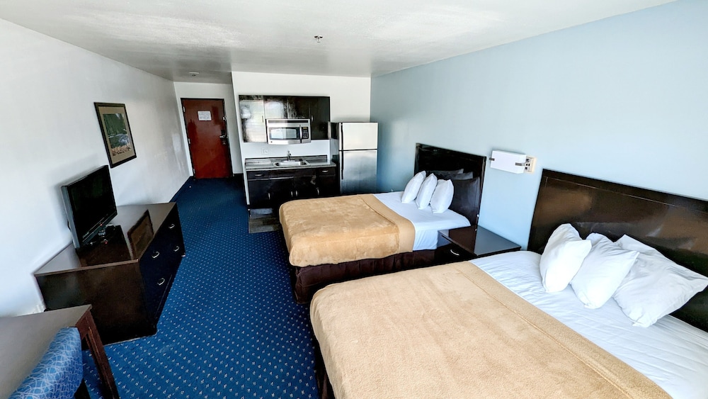 FairBridge Inn & Suites Canadian - photo 10
