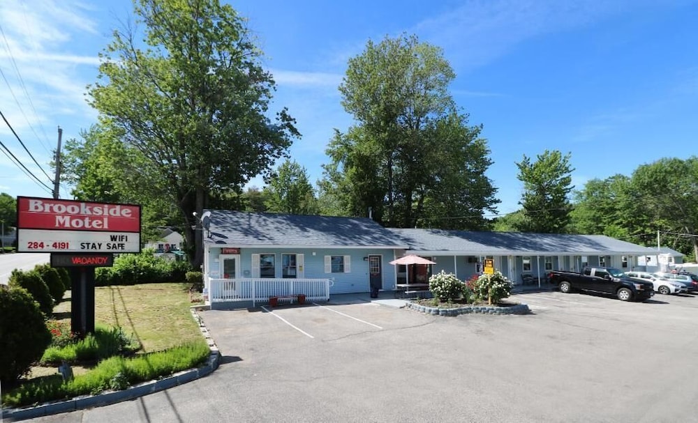 Brookside Motel And Cottages - photo 55