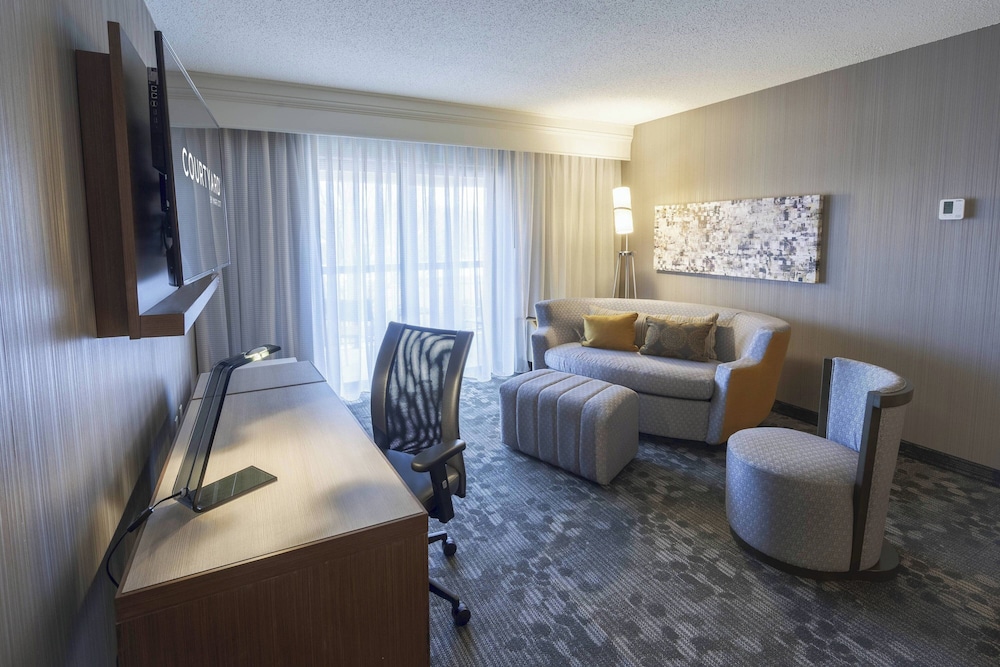 Courtyard by Marriott Cleveland Willoughby - photo 9