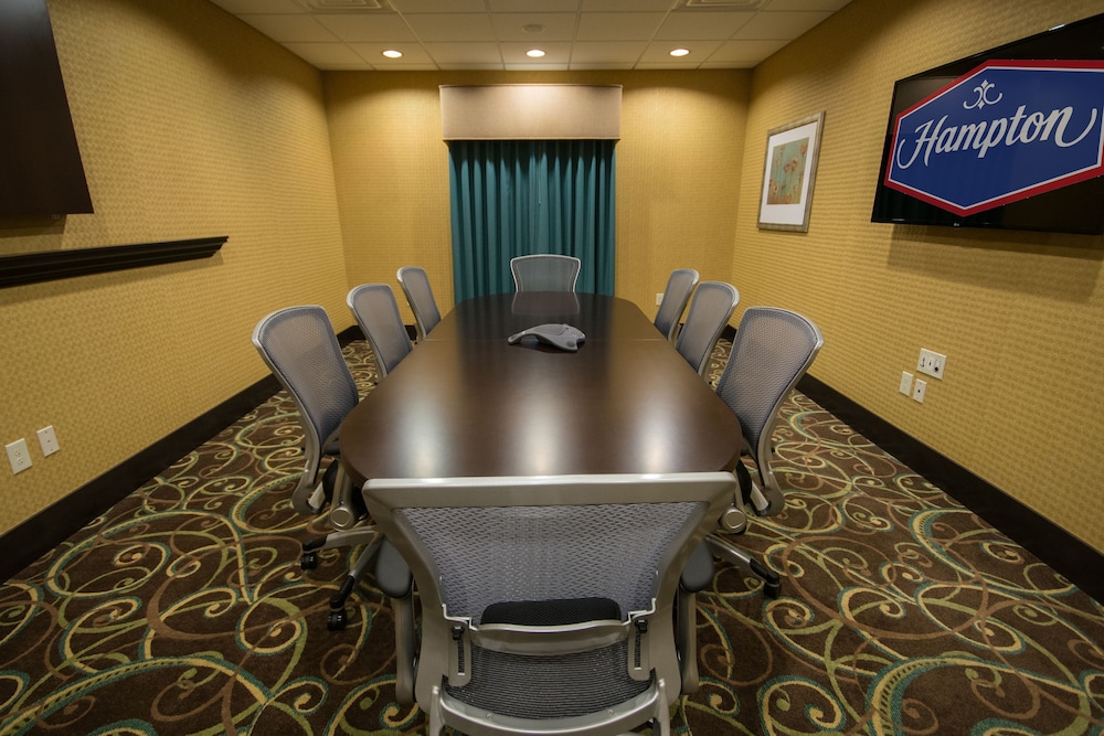 Hampton Inn & Suites Philadelphia Montgomeryville - photo 21