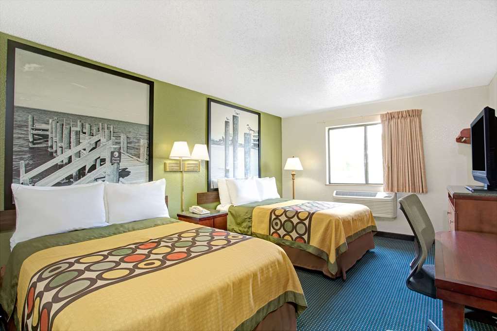 Super 8 by Wyndham Newport News Jefferson Ave. - photo 3