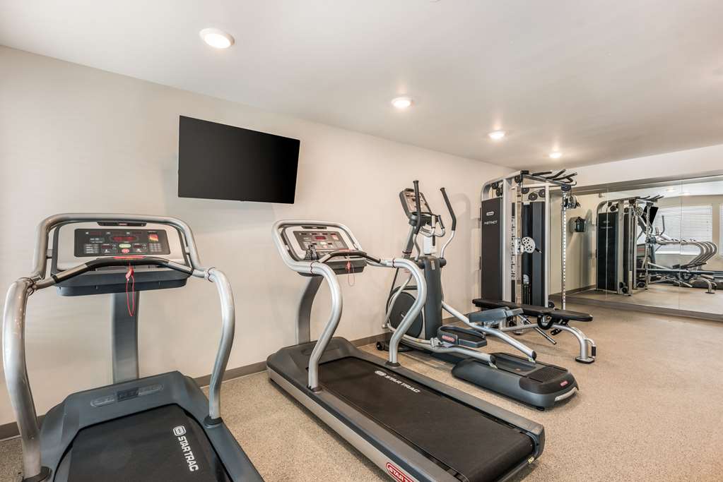 WoodSpring Suites Linden - photo 28