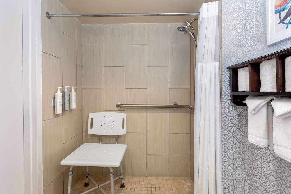 Hampton Inn Orlando International Airport - photo 20