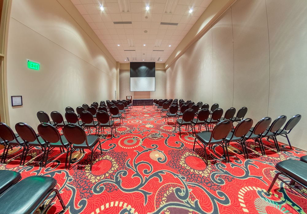 Holiday Inn Des Moines Airport Conf Center by IHG - photo 64