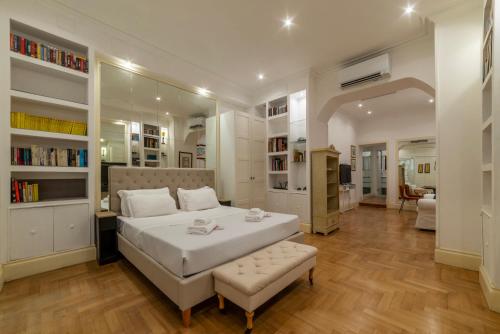 The Mirror Suite next to Spanish Steps — 4-Star Luxury Hotel in Rome, Italy