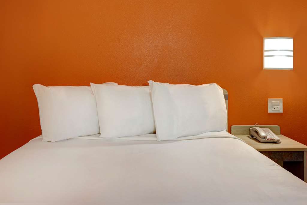 Motel 6 Lakeville MN South Lakeville - photo 6