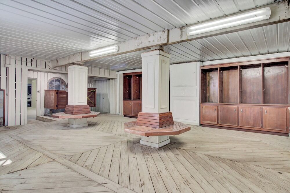 114 Ocean Boulevard by Avantstay Beachfront Infinity Pool Basketball Court Recently Renovated in Isle Of Palms, United States