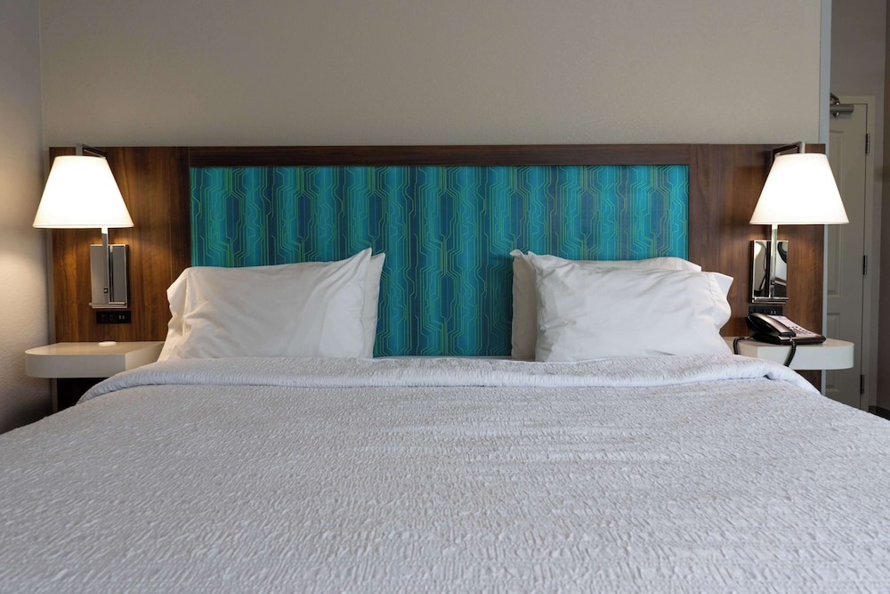 Hampton Inn Elkhorn Lake Geneva Area - photo 18