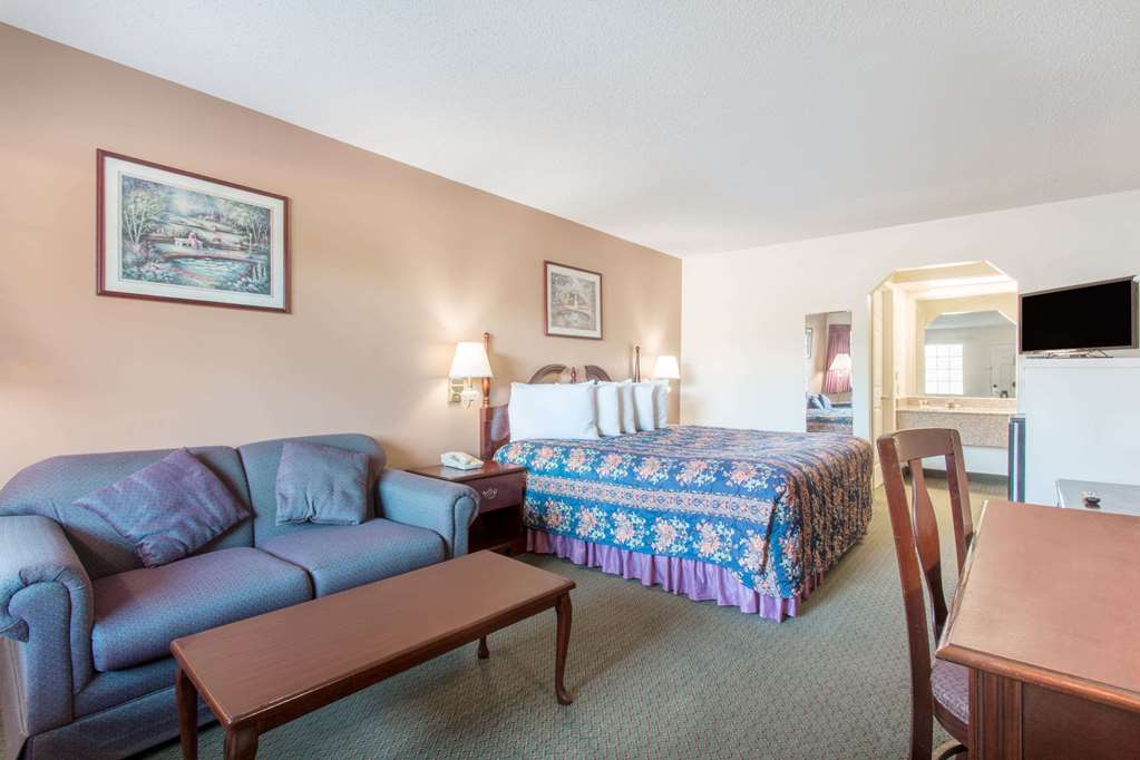 Days Inn by Wyndham Picayune - photo 7