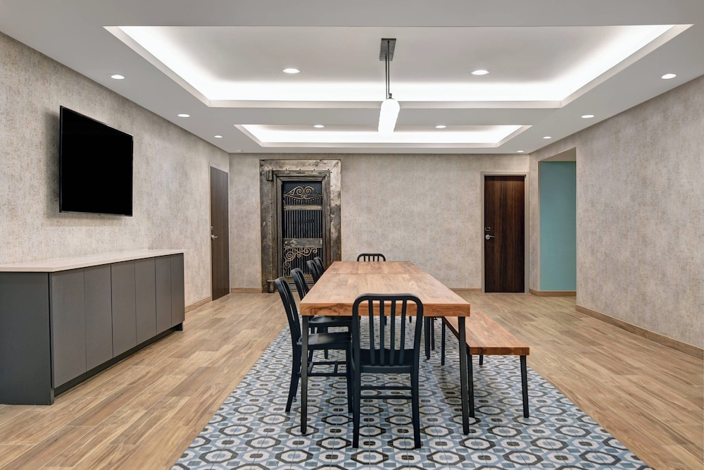 TownePlace Suites by Marriott Cincinnati Downtown - photo 31