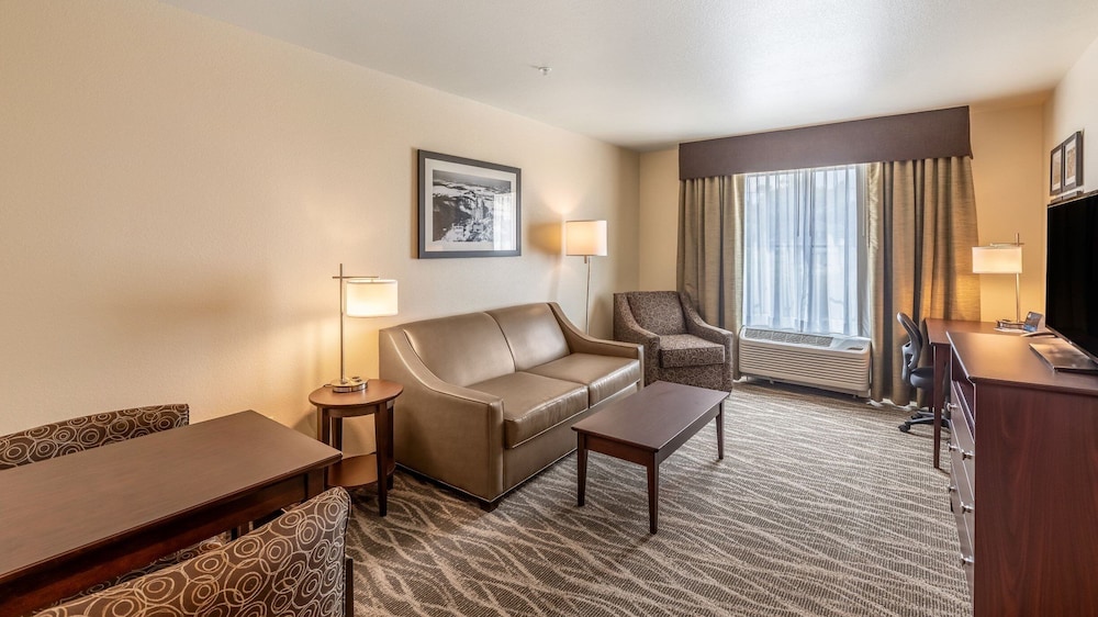 Cobblestone Hotel & Suites Hartford - photo 19