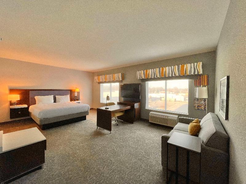 Hampton Inn McMinnville - photo 13