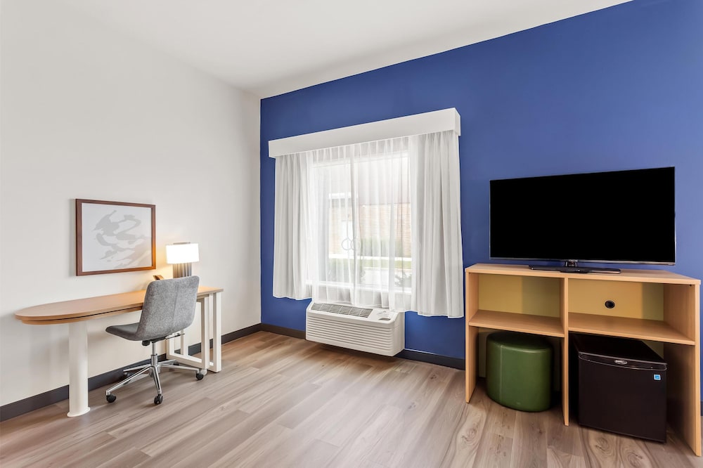 Spark by Hilton Oak Forest - photo 28