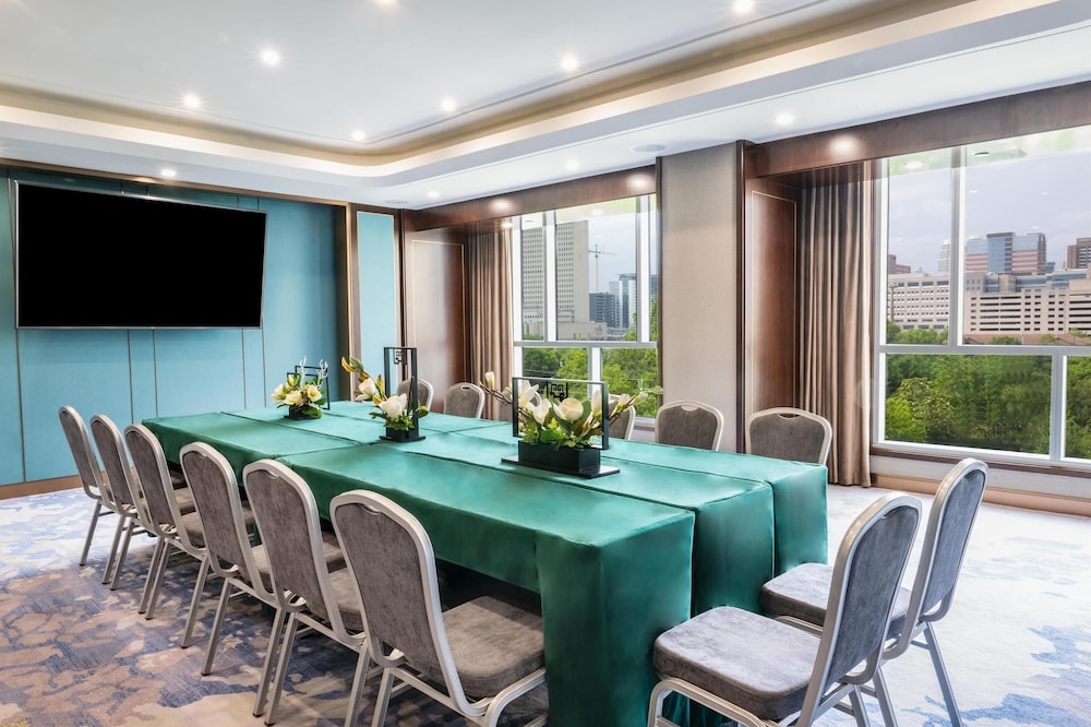 Blossom Hotel Houston Curio Collection by Hilton - photo 105