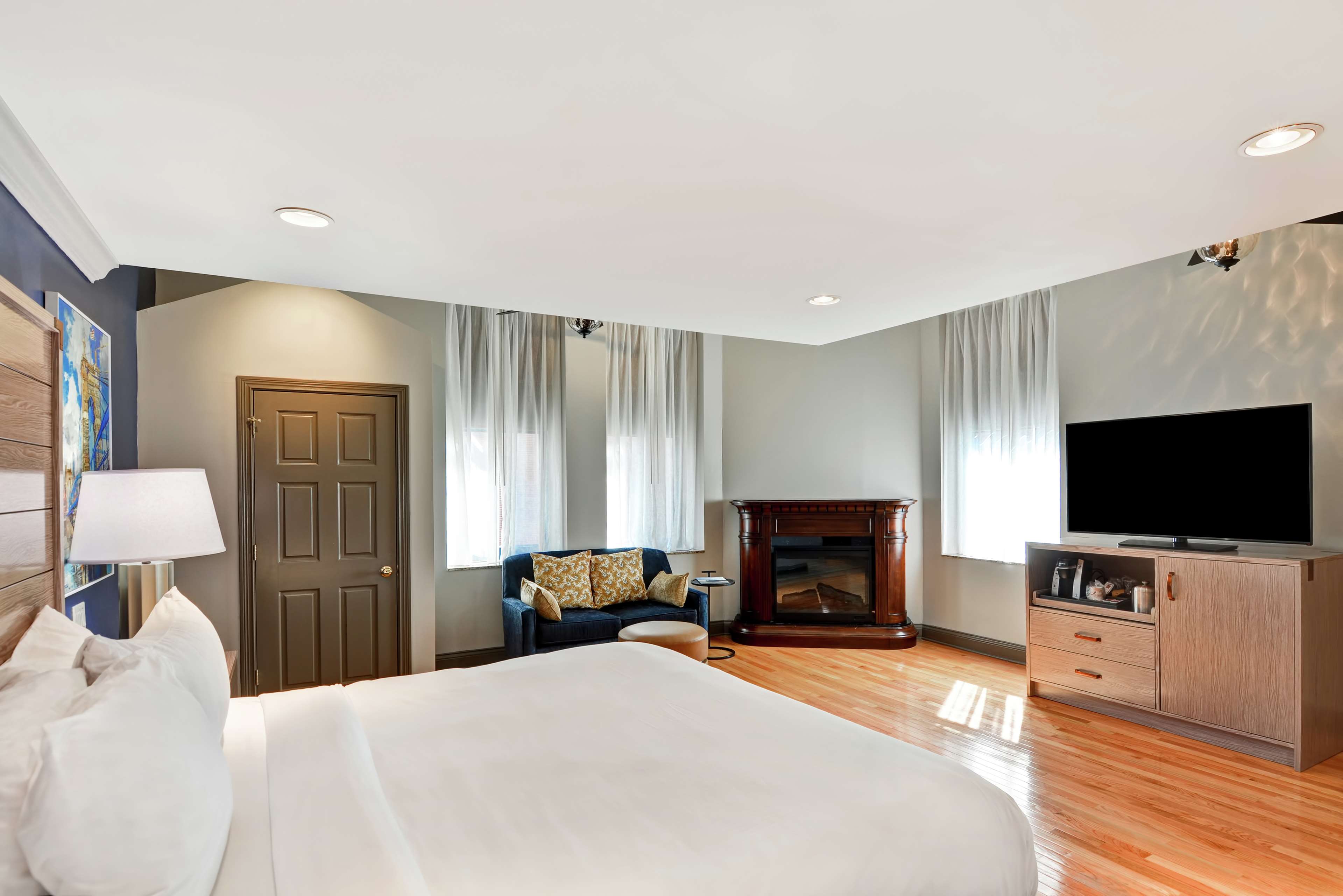 The Cincinnatian Hotel Curio Collection by Hilton - photo 13