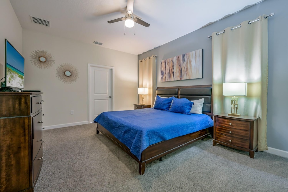 Family Paradise Space Themed Perfect Location - photo 17