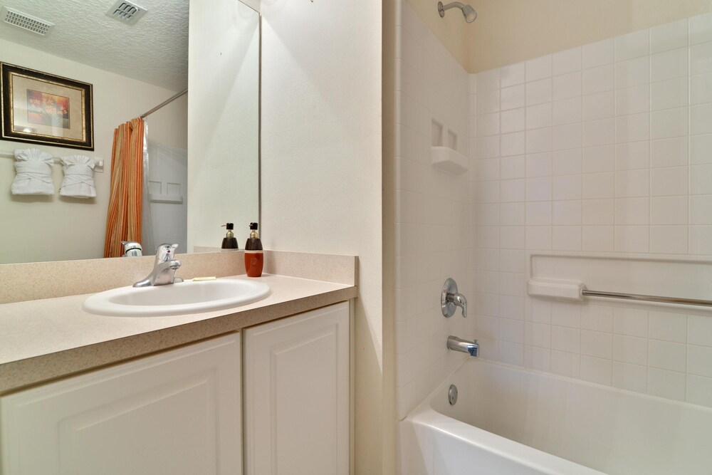 Shooting Star Family friendly 4 bed pool home on Emerald Island Resort close to Disney World - photo 17