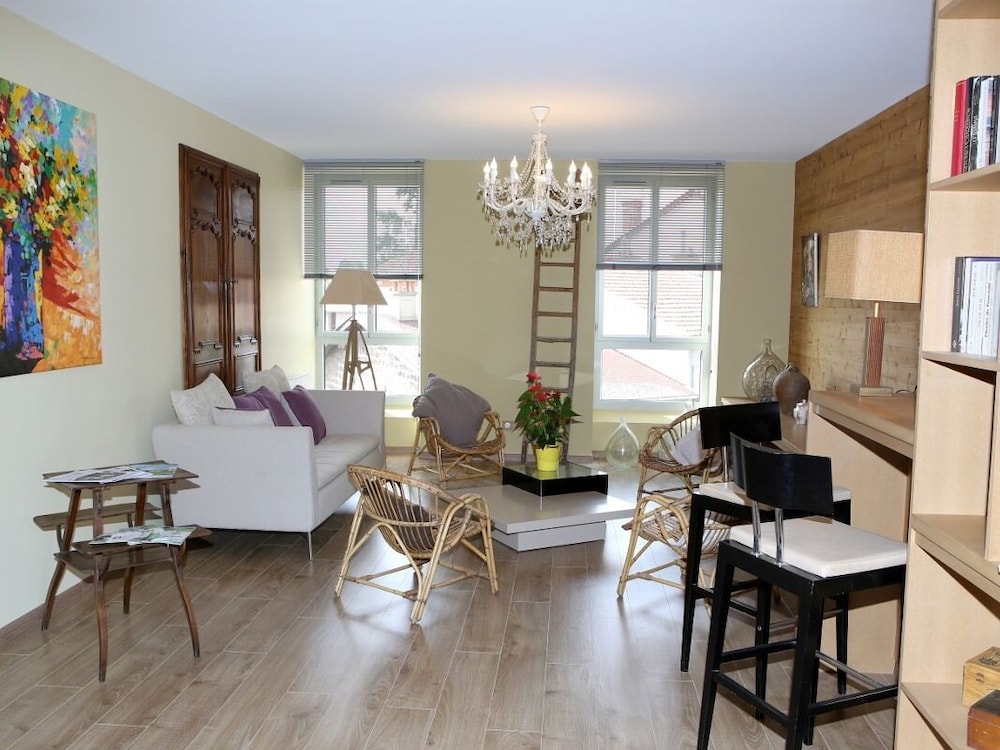 Aux Pierres Magiques pet-friendly hotel Saint-Laurent-De-Chamousset