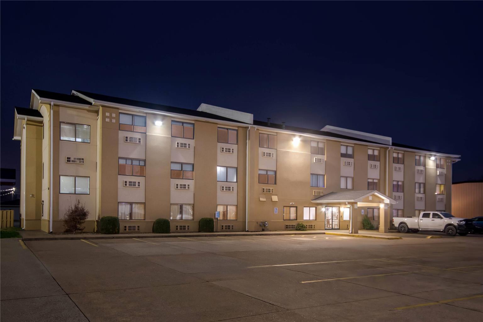 Super 8 by Wyndham Evansville East - photo 6