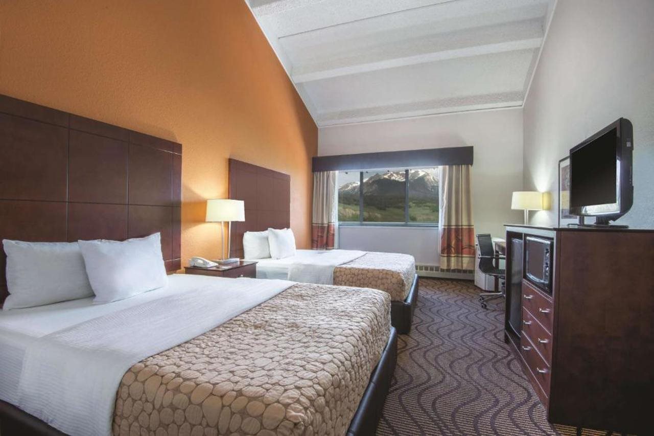 La Quinta Inn & Suites by Wyndham Silverthorne Summit Co - photo 25