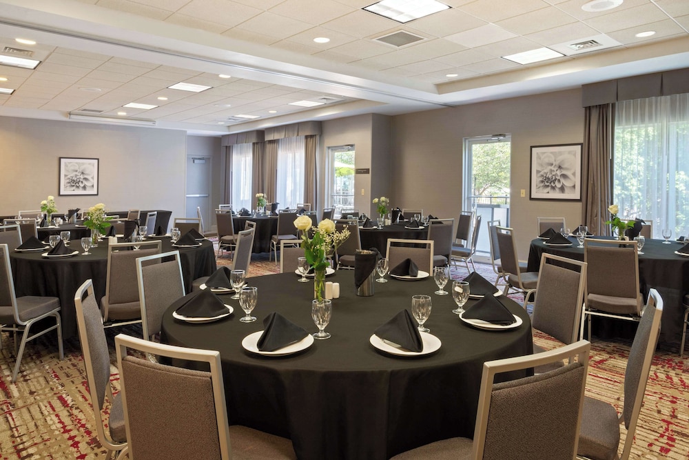 Hilton Garden Inn Chesterton - photo 38