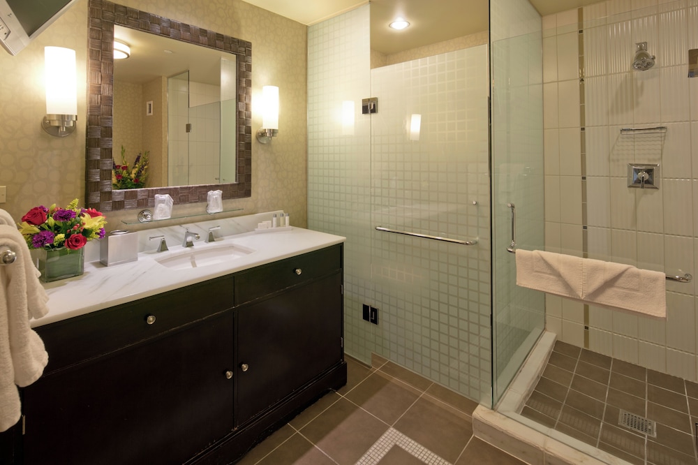 Isle Casino Hotel Bettendorf - photo 34