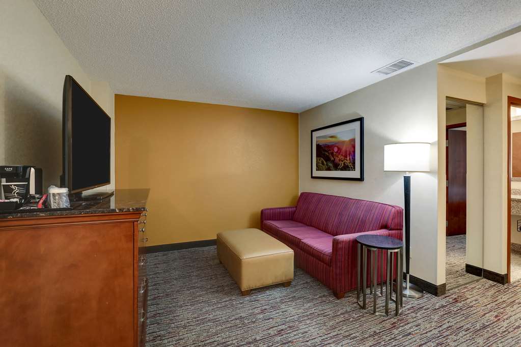 Drury Inn & Suites Charlotte Northlake - photo 22