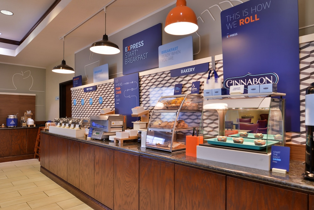 Holiday Inn Express Hotel & Suites Pittsburg by IHG - photo 57