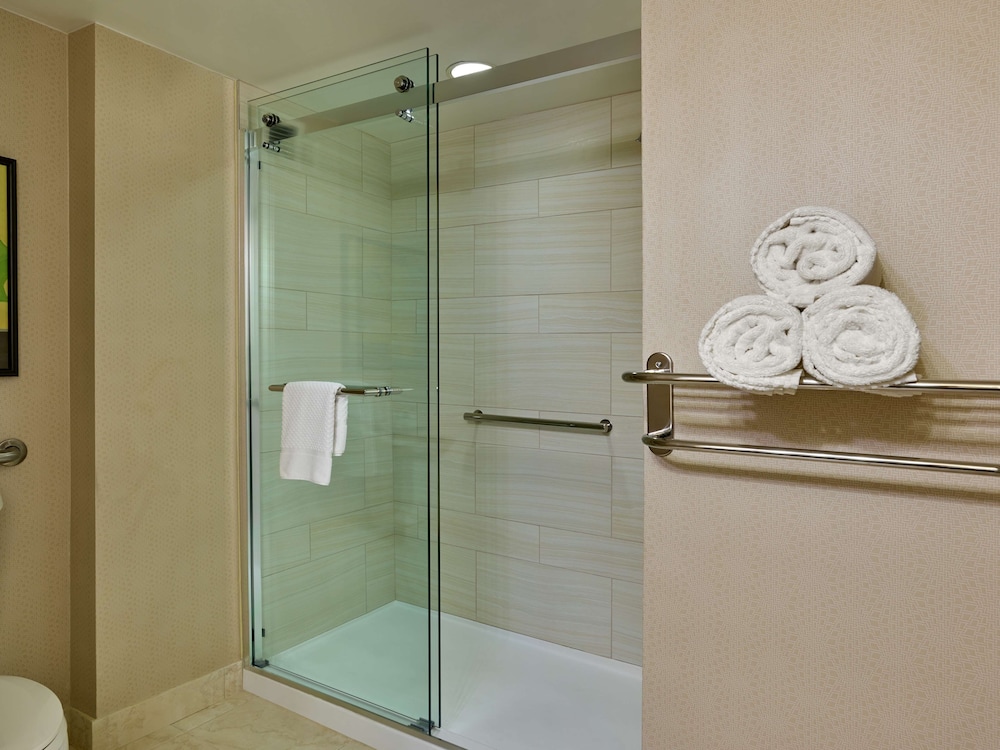 Hilton Los Angeles North Glendale & Executive Meeting Center - photo 17
