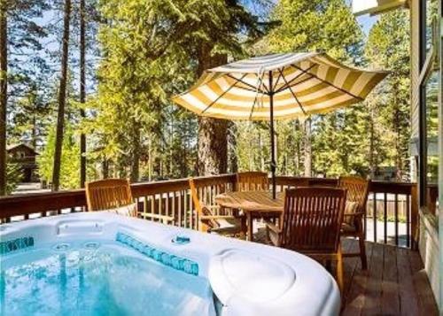 Sandy Shores Villa — 4-Star Luxury Hotel in Tahoe Vista, United States