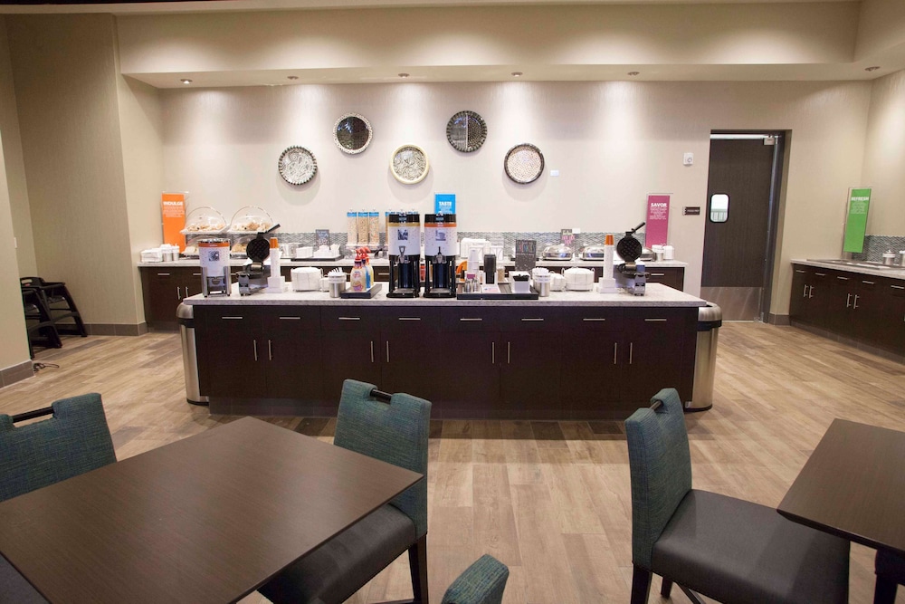 Hampton Inn & Suites Downtown St. Paul - photo 58