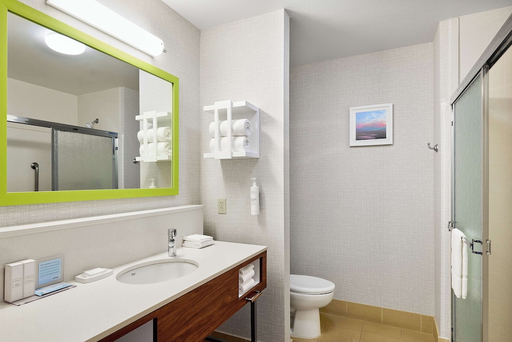 Hampton Inn & Suites Ridgecrest - photo 31