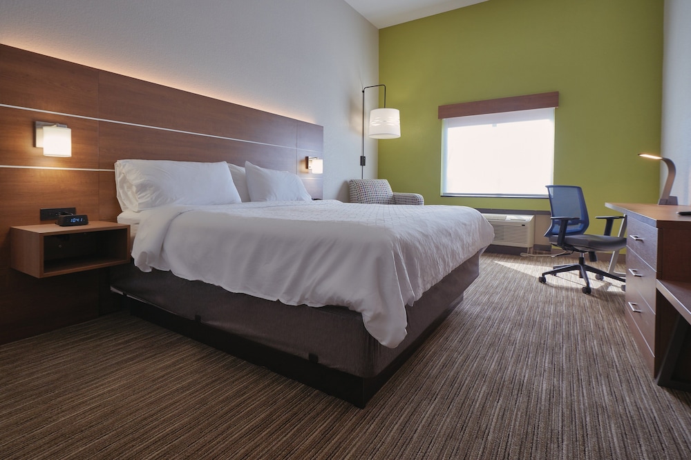 Holiday Inn Express & Suites Akron Regional Airport Area - photo 13