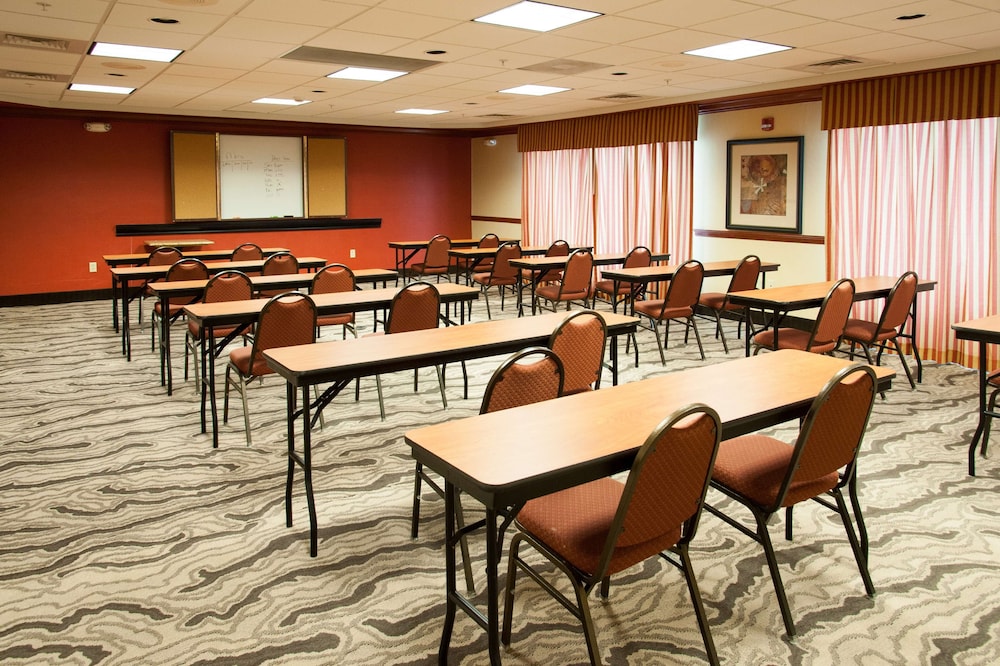 Hampton Inn Enterprise - photo 28