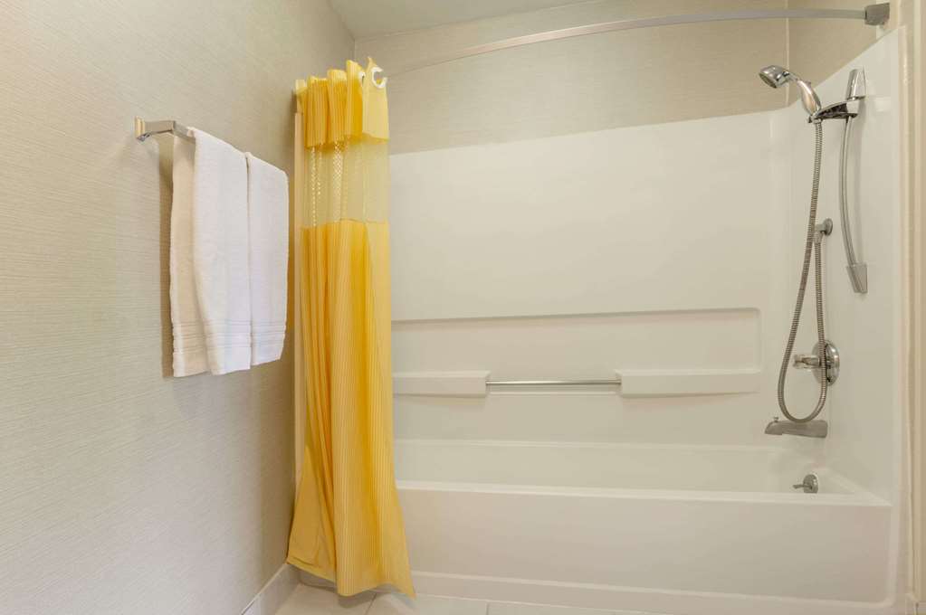 Days Inn by Wyndham Columbus Fairgrounds - photo 13