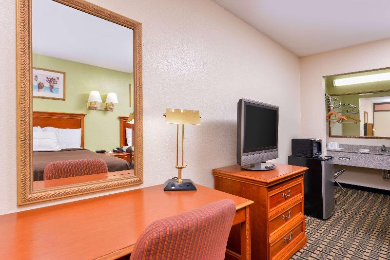 Americas Best Value Inn Airport South - photo 42