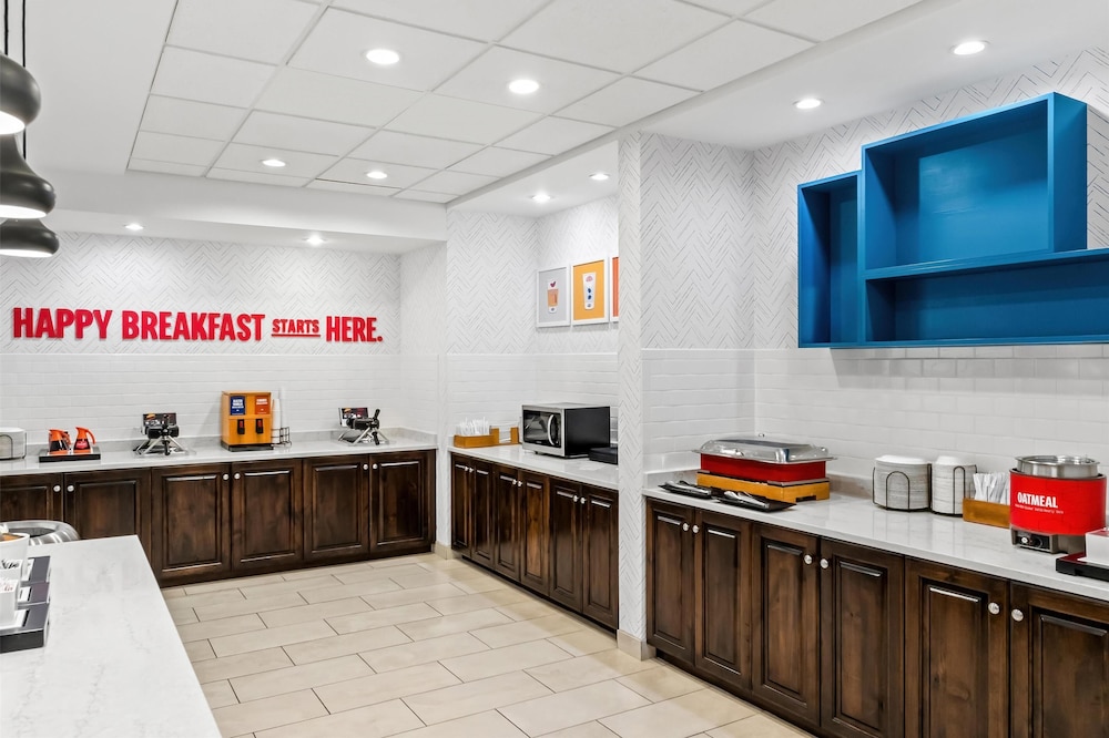 Hampton Inn Laramie - photo 50