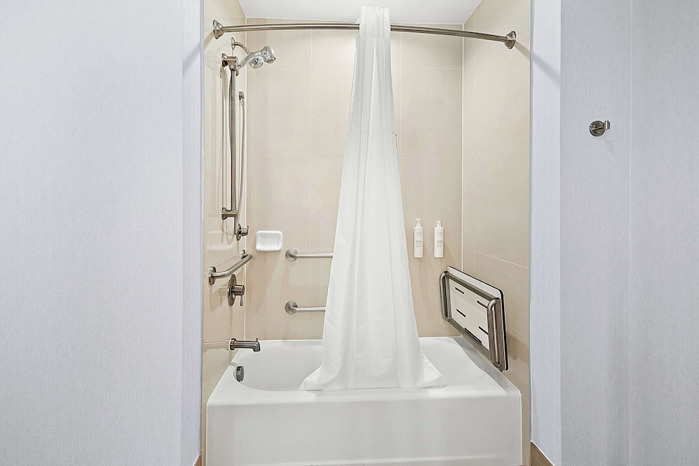 Hampton Inn Morgan Hill - photo 32