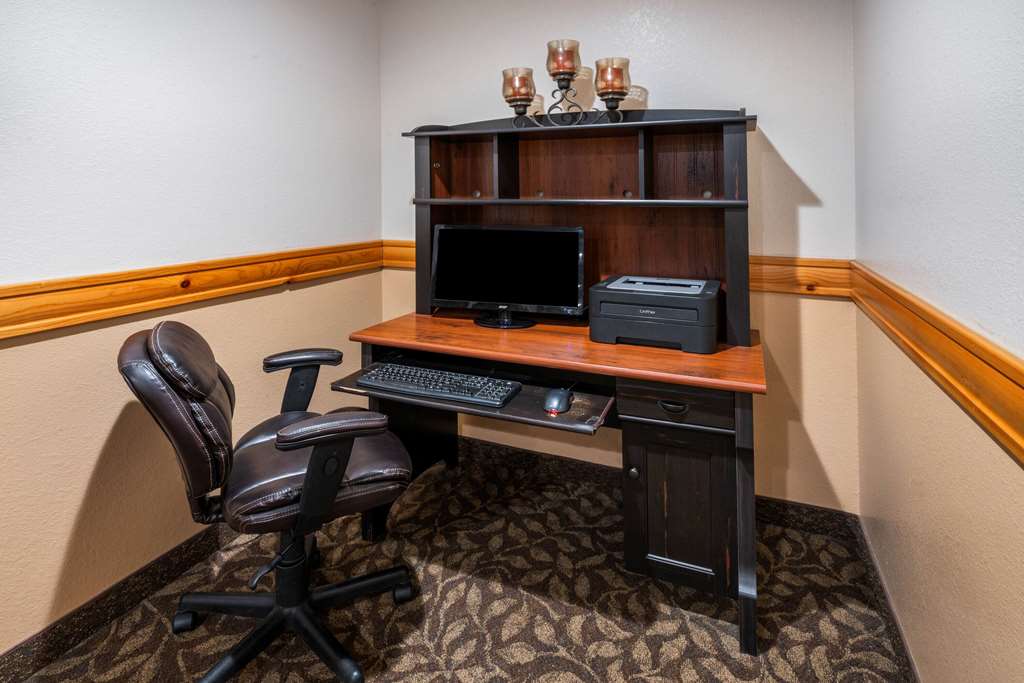 La Quinta Inn & Suites by Wyndham Belgrade Bozeman Airport - photo 30