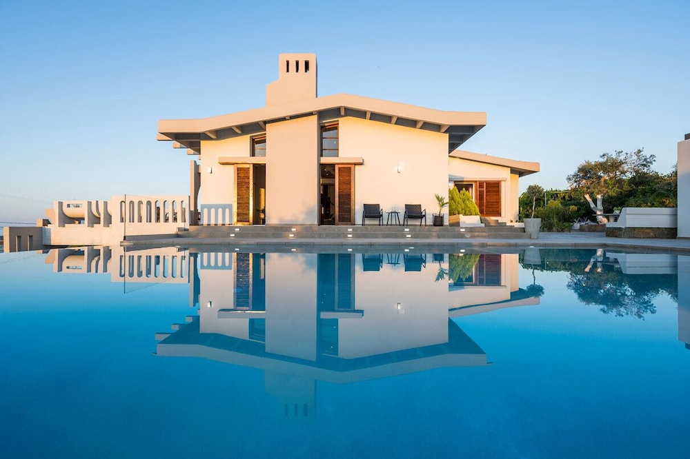 Azatis Luxury Villa — 4-Star Luxury Hotel in Chania, Greece