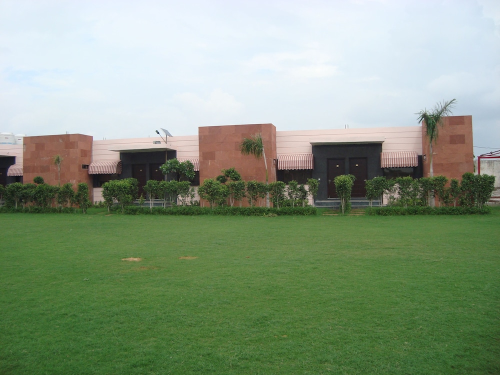 Nature Valley Resort - last minute hotel in Gurgaon