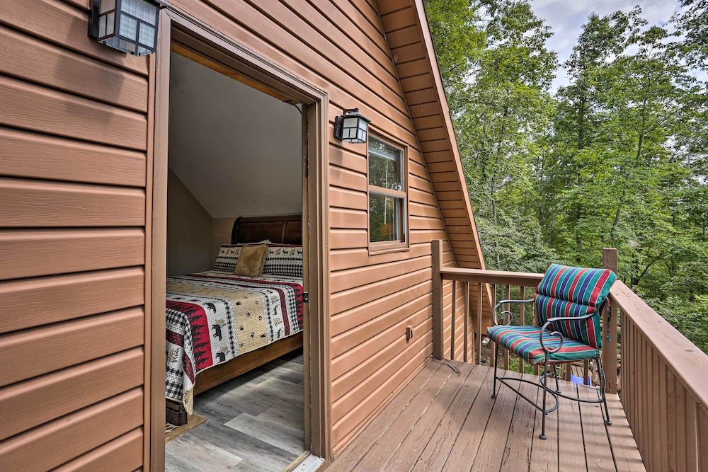 Ellijay Resort Cabin with Fire Pit Decks And Hot Tub - photo 7
