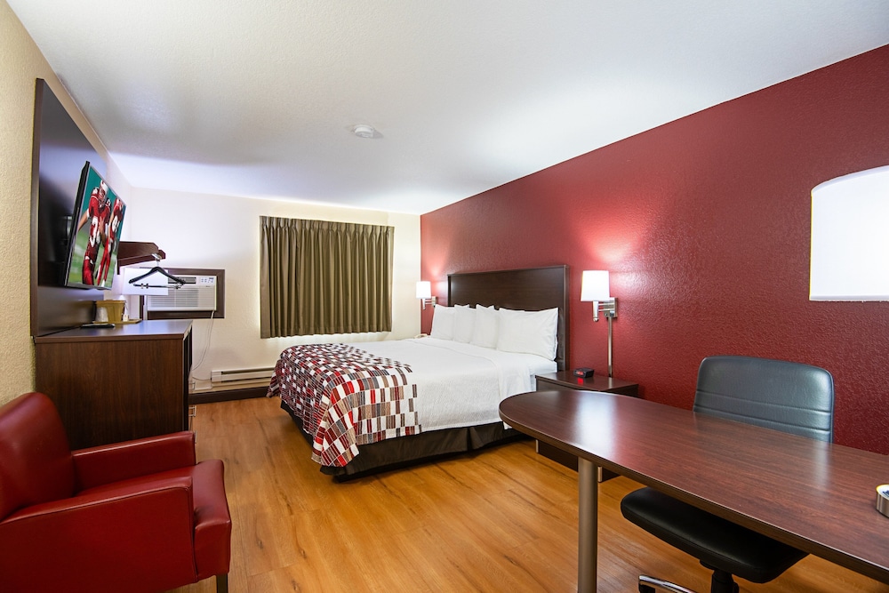 Red Roof Inn Cameron - photo 8