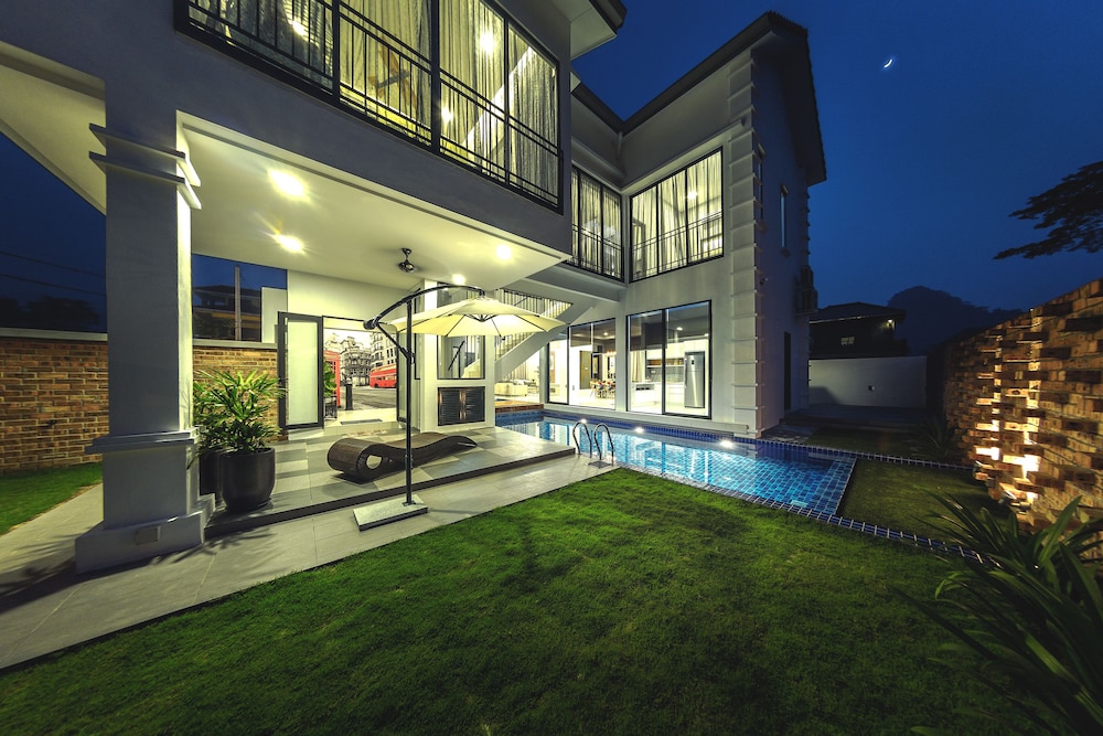 Atlantis Pool Villa Ipoh — 4-Star Luxury Hotel in Ipoh, Malaysia