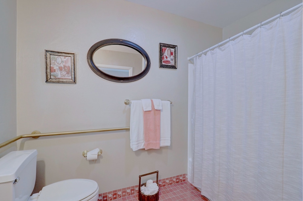 Pelican Cove Inn - photo 30