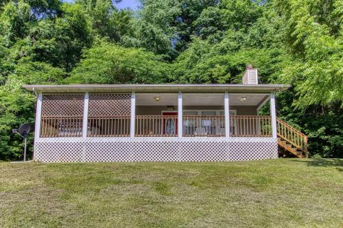 River Song Near River Hot Tub Foosball WIFI 560 FREE tickets each paid day - photo 2
