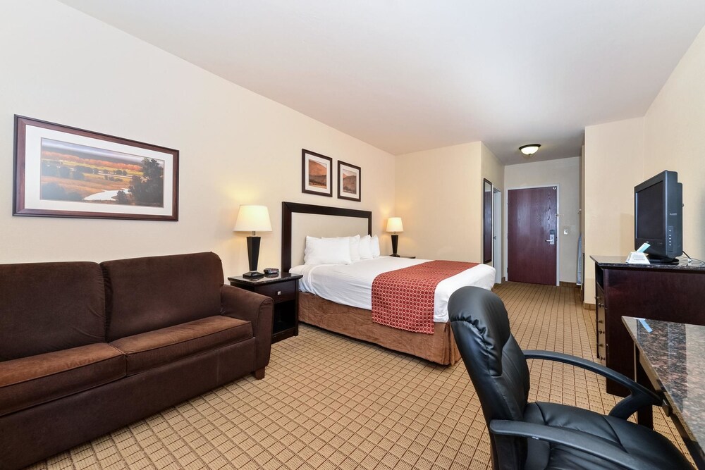 Express Inn & Suites - photo 8