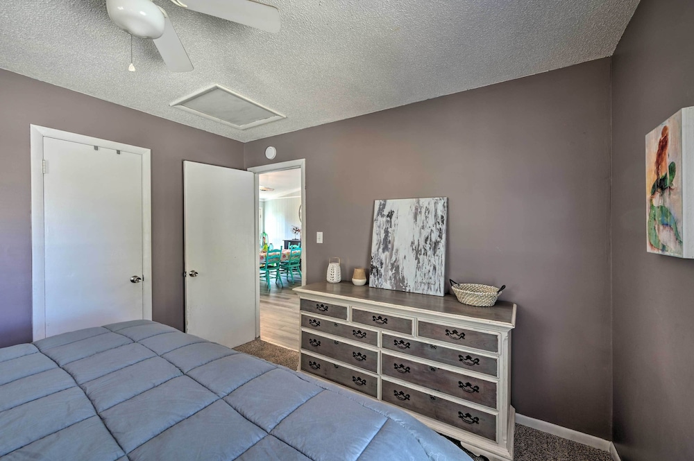 Emerald Isle Escape Walk To Ocean — hotel in Emerald Isle