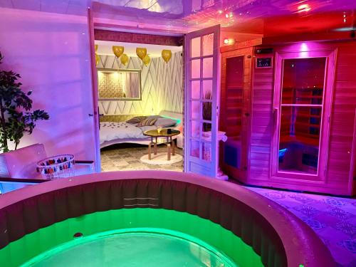 Espace détente jacuzzi sauna — hotel in Gagny
