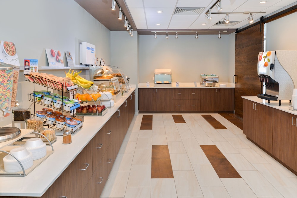 Holiday Inn Express & Suites Ogallala by IHG - photo 39